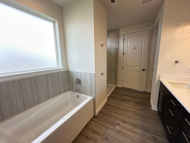 Building Photo - Cda Home Located In The Trails