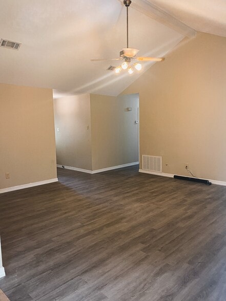Building Photo - 200 Timberwood Dr