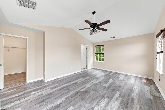 Building Photo - 64 Meadow Cir