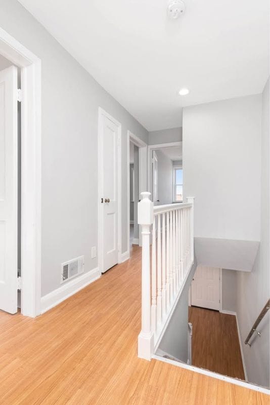 Building Photo - 114 Riverthorn Rd