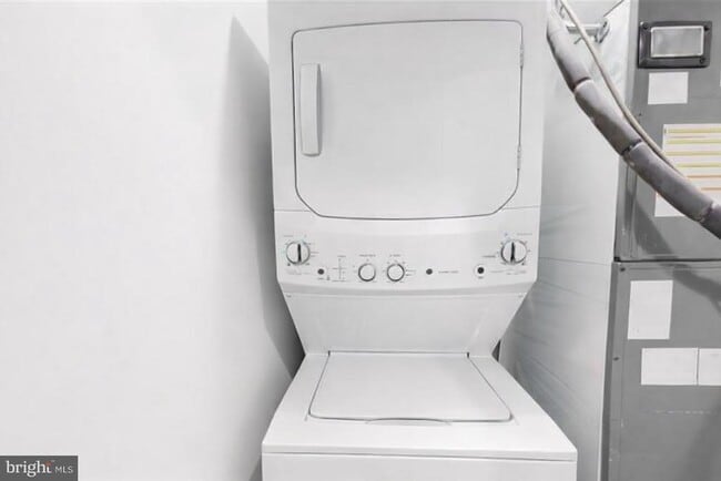 Building Photo - 650 N 36th St