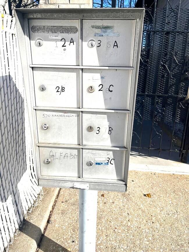 Building Photo - 520 Ellsworth Ave