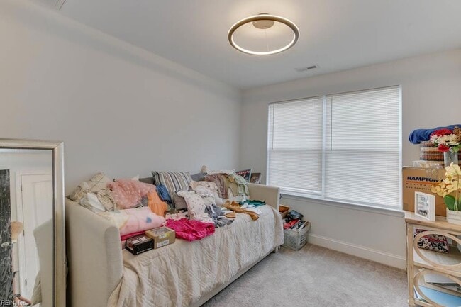 Building Photo - 377 Leeland Ave