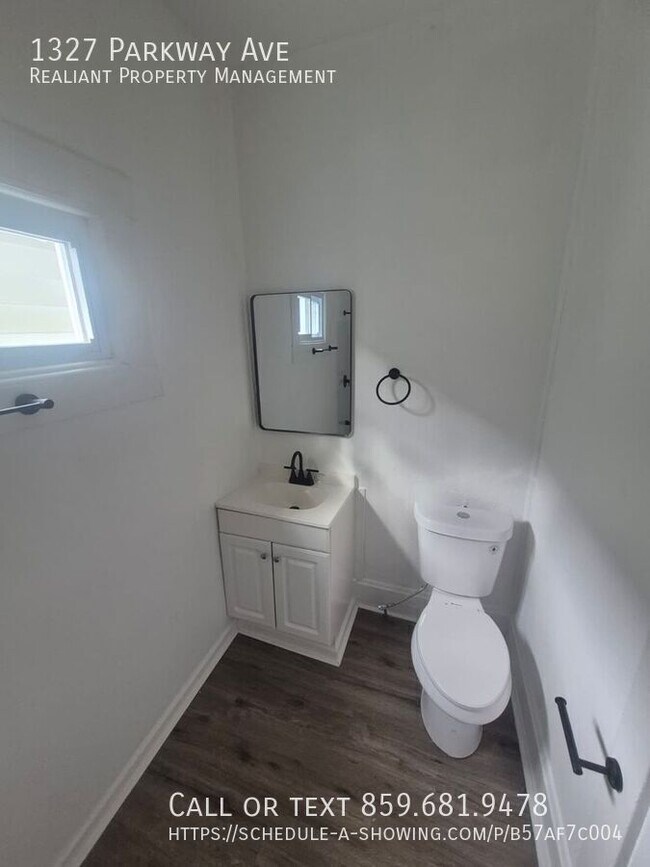 Building Photo - 1327 Parkway Ave