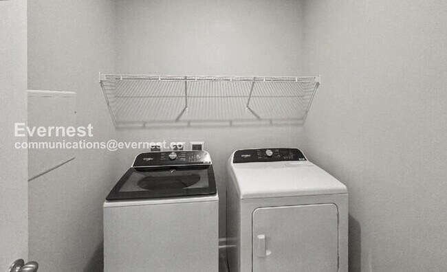 Building Photo - 8155 Huspa Ave