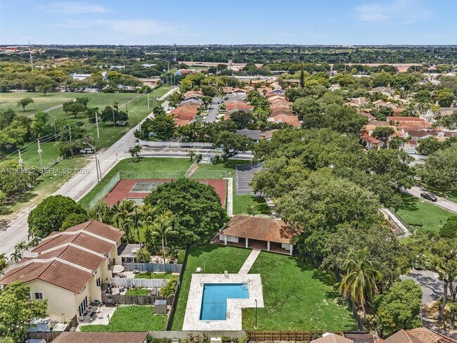Building Photo - 7457 SW 112th Pl
