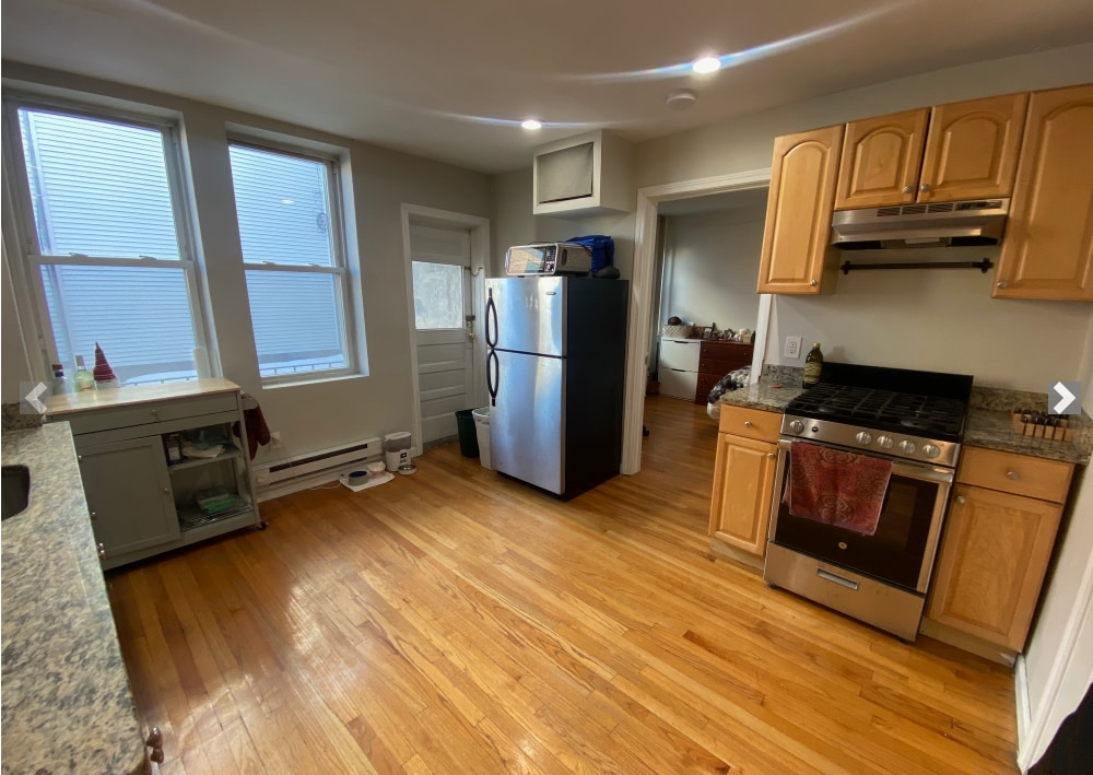 Building Photo - 220 Hanover St