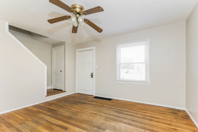 Building Photo - 1344-1346 CEDARVIEW W DR