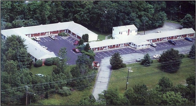Building Photo - Colonial Efficiency Apartments