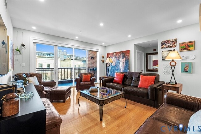 Building Photo - 4940 Old Main St