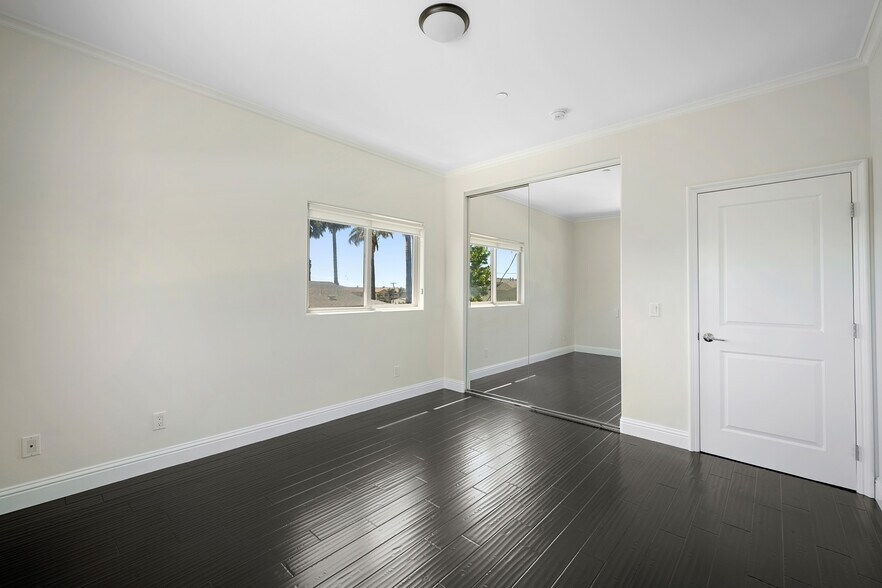 Building Photo - 750 E Orange Grove Ave