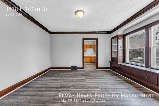 Building Photo - 3878 E 147 St #2/UP, Cleveland - 2 Bed 1 B...