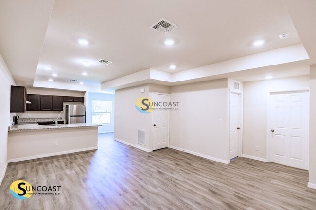 Building Photo - 139 Lomond Dr