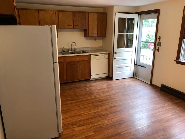 Kitchen - 97 Shawn Dr