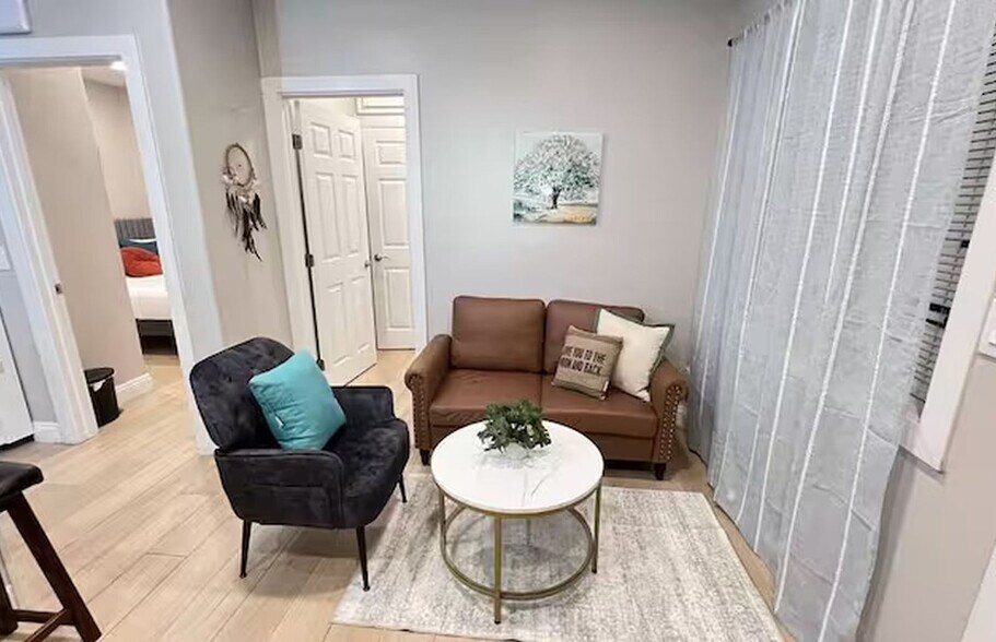 Building Photo - 8354 Adams St