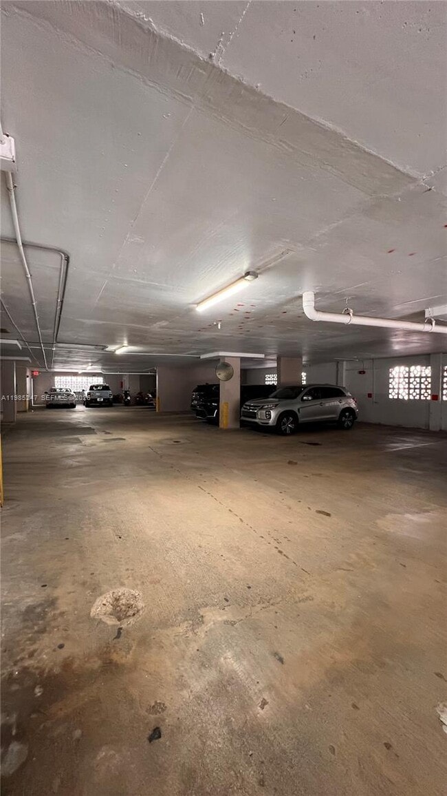 Building Photo - 1750 James Ave