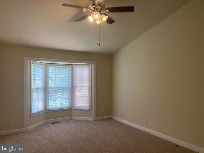 Building Photo - 5713 Wood Creek Ln