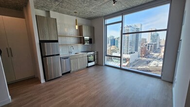 Building Photo - 208 W Chicago Ave