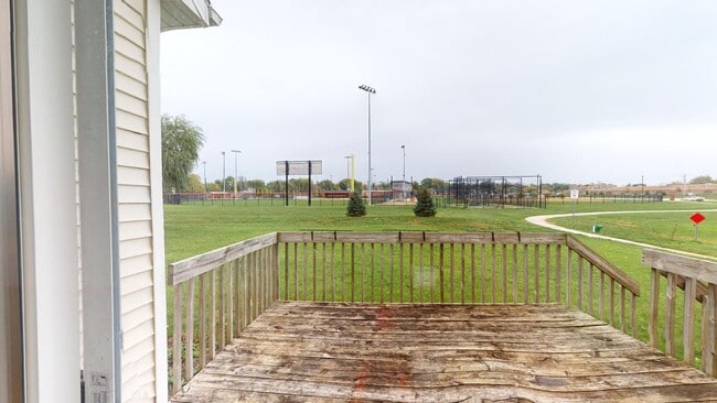 Building Photo - 2504 Somerset Dr