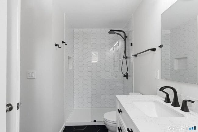 Building Photo - 193 Cypress Rd