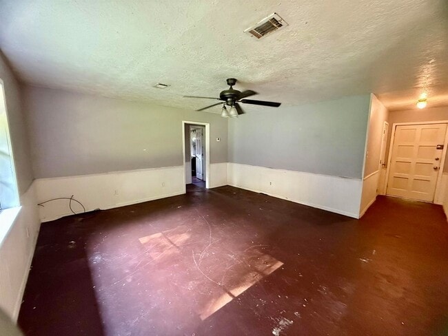 Building Photo - 1135 Cooper Ln