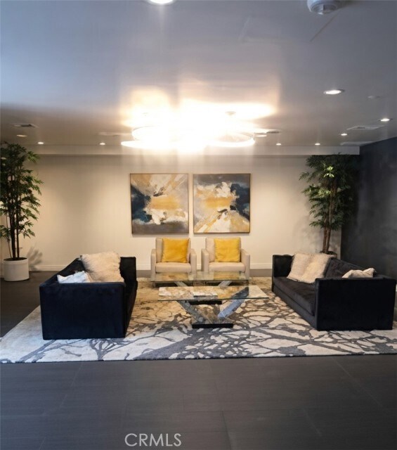 Building Photo - 436 S Virgil Ave