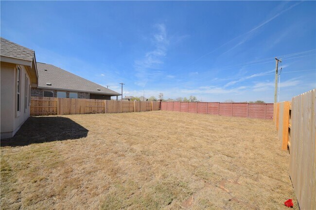 Building Photo - 1250 Chad Dr