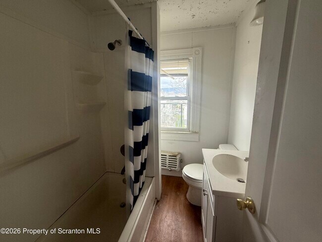 Building Photo - 516 4th St