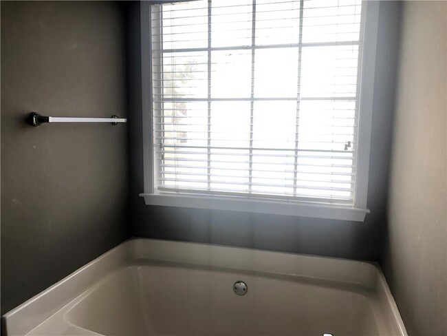 Building Photo - 5871 Haterleigh Dr