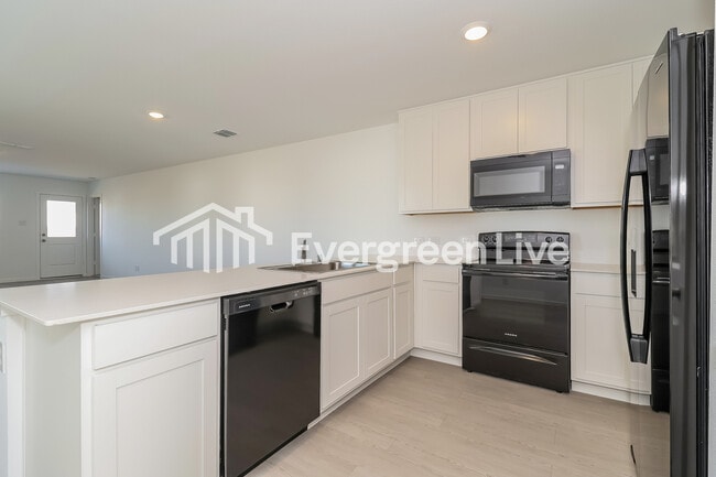 Building Photo - 200 Sycamore Pl