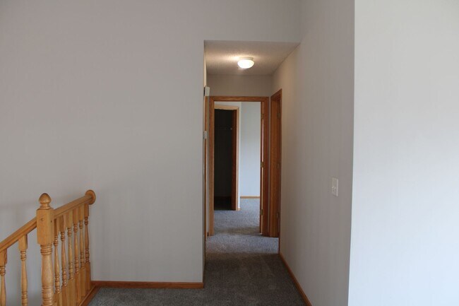 Building Photo - Charming 2 Bed 2 Bath Twin Home