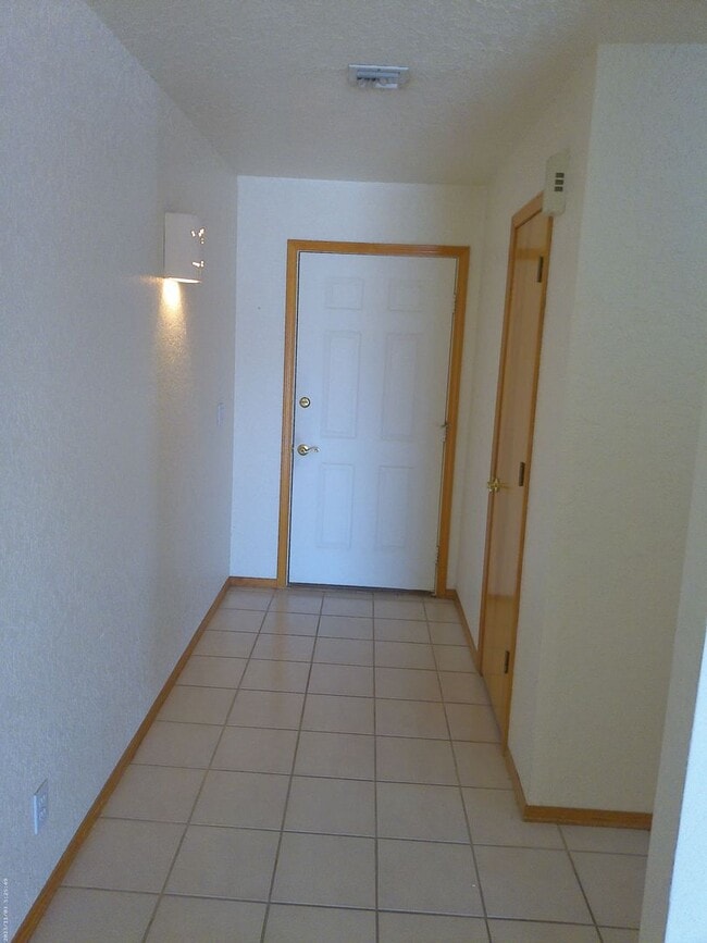 Building Photo - 1771 Miramar Dr