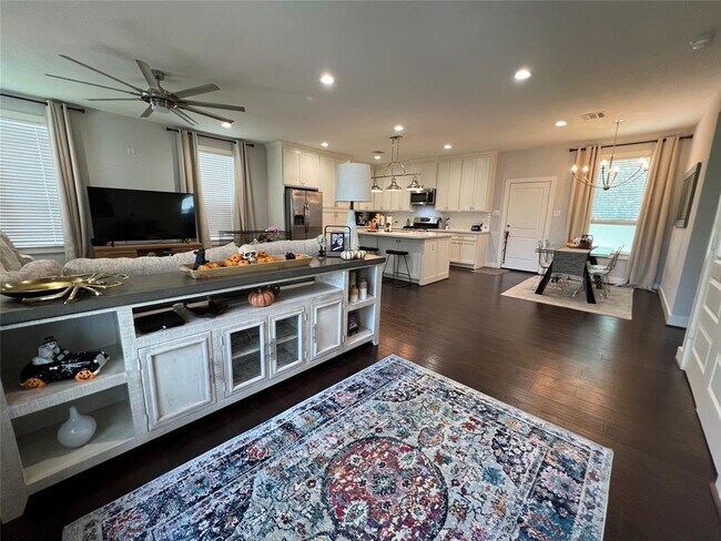 Building Photo - 8618 Valley Song Dr