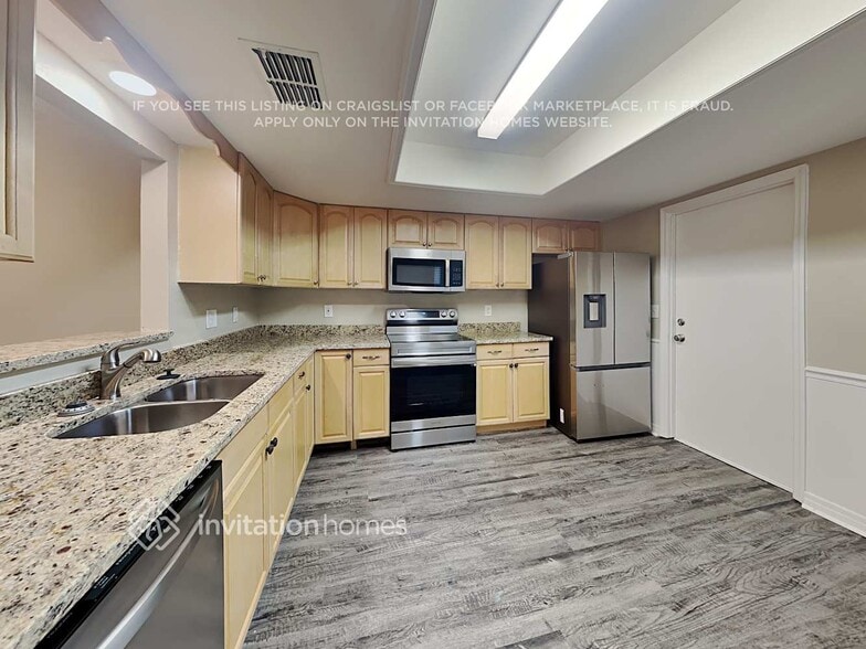Building Photo - 757 Fortuna Dr