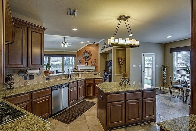 Building Photo - 9422 Cheslyn Ct