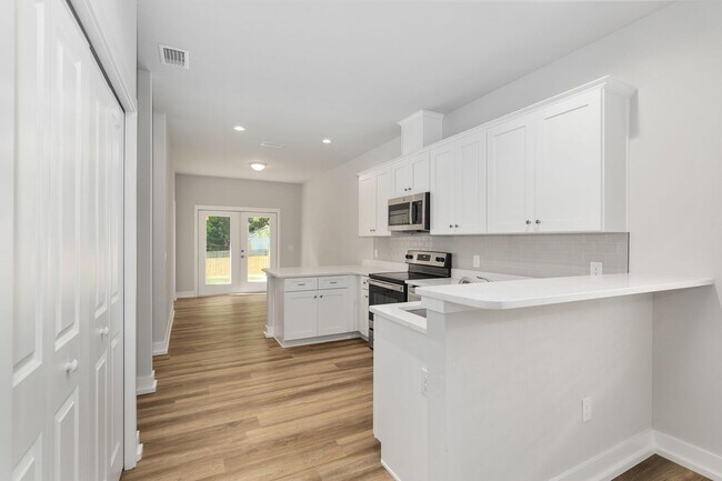 Building Photo - Spacious 3 Bedroom Home in Downtown Gainesville