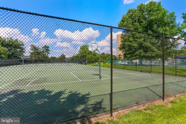 Building Photo - 1225 Martha Custis Dr