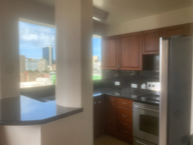 Building Photo - 1114 Punahou St