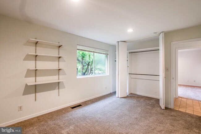 Building Photo - 3406 Woodvalley Dr