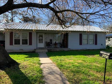 Building Photo - 3 bedroom 1 bath super cute!