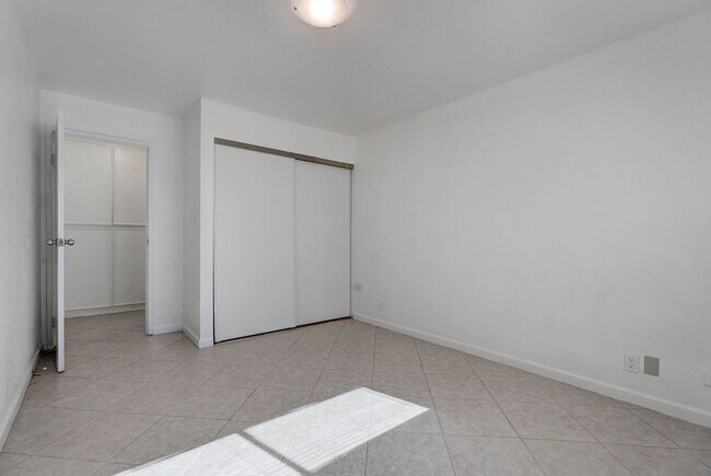 Building Photo - 5396 S Swenson St