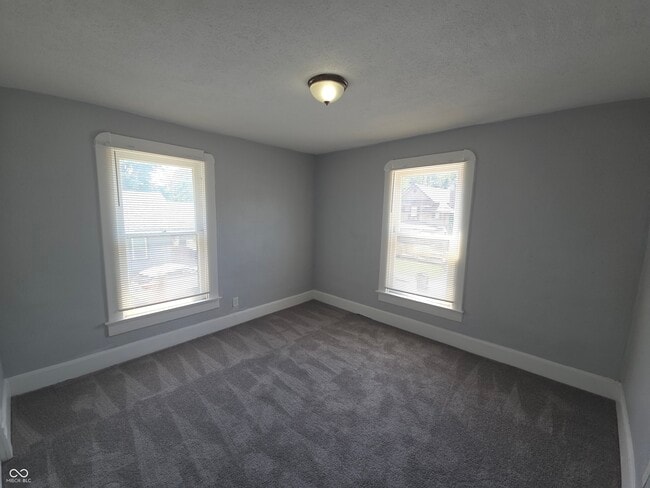 Building Photo - 516 W 28th St