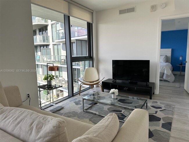 Building Photo - 121 NE 34th St