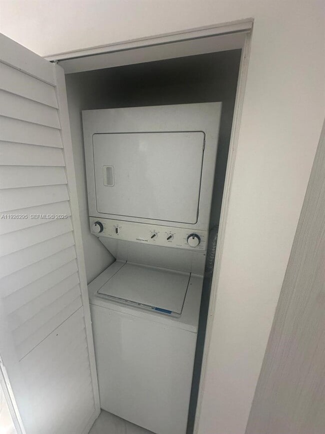 Building Photo - 2110 NW 43rd St