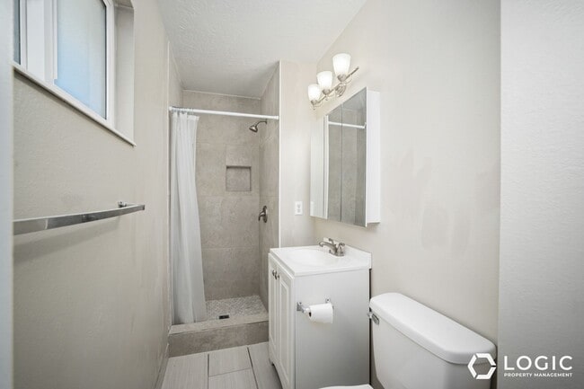 Building Photo - 512 E 6770 S