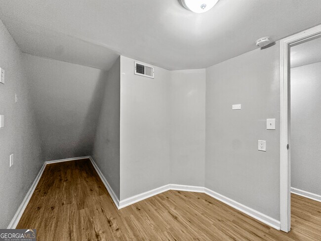 Building Photo - 608 Silver Trace Ct