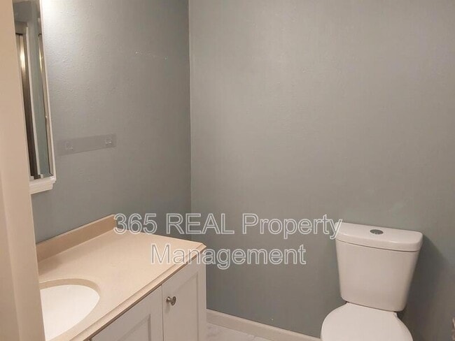 Building Photo - 2201 12th St