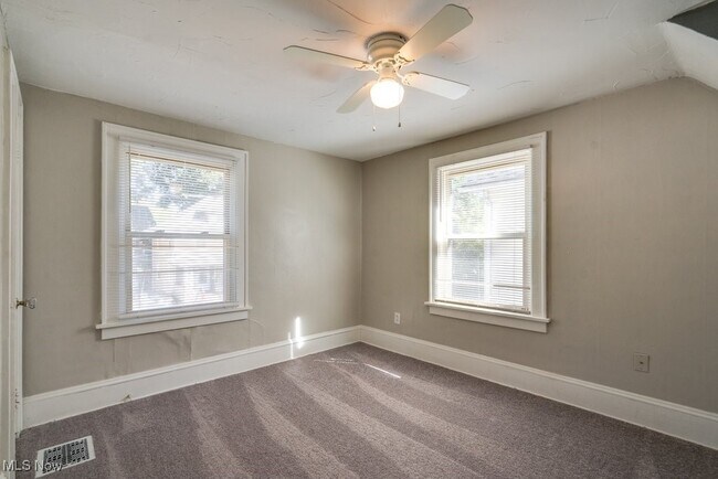 Building Photo - 920 Bloomfield Ave