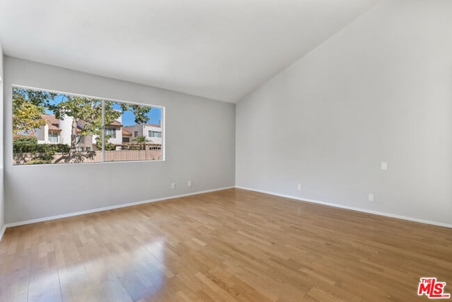 Building Photo - 603 Racquet Club Ln