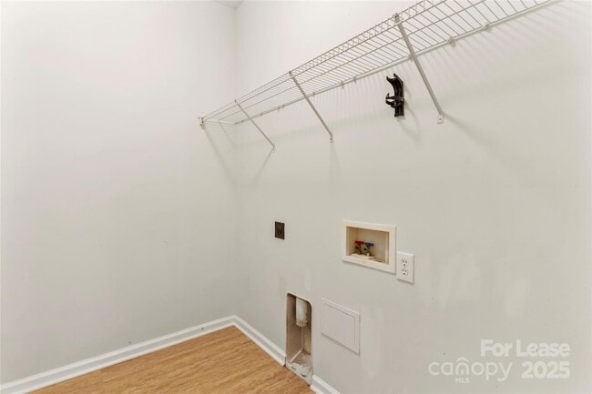 Building Photo - 2003 Red Carpet Ct